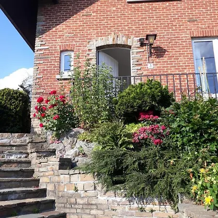 Bed Vue Sur Vallee De La Meuse Namur בית הארחה Bouge